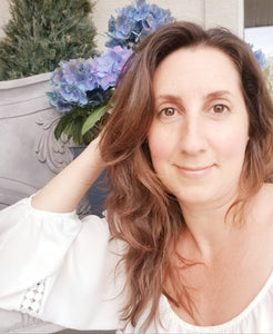 Universal Energy Reading & Healing with Josee Malzone
