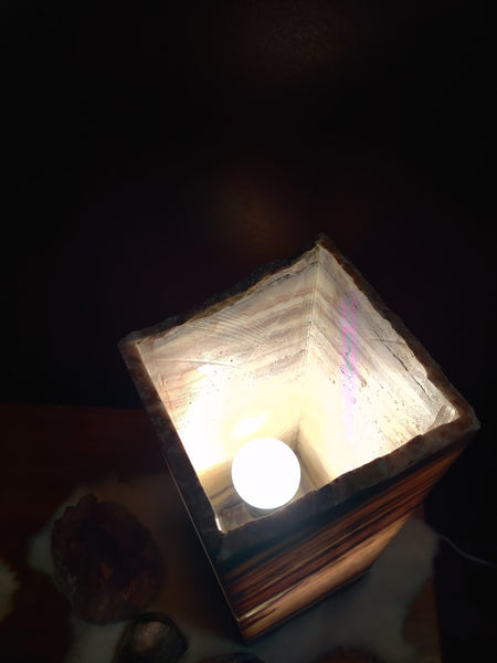 Onyx Rectangular Lamp with Rough Edge - Large